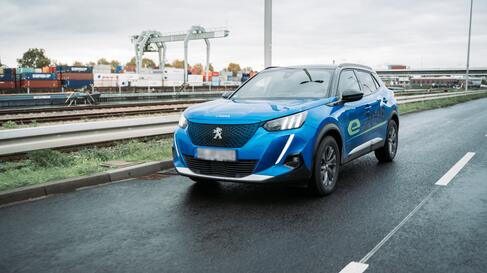 E-Mobilitaet Peugeot e-2008