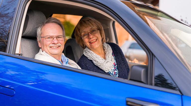 Nachhaltig mobil: Elektroauto mit Ladestation zuhause