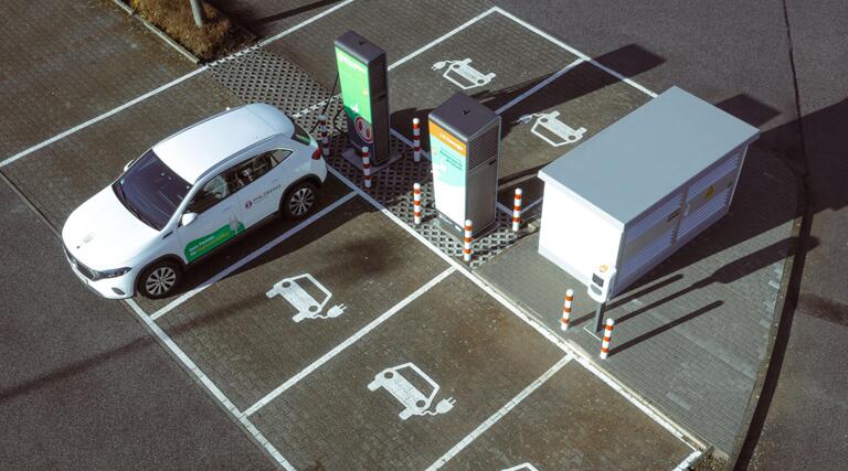 Voll elektrifiziert - Wie ein Ladepark entsteht