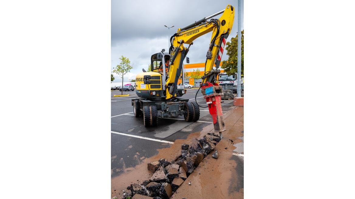 Ein Ladepark für Elektroautos wird gebaut