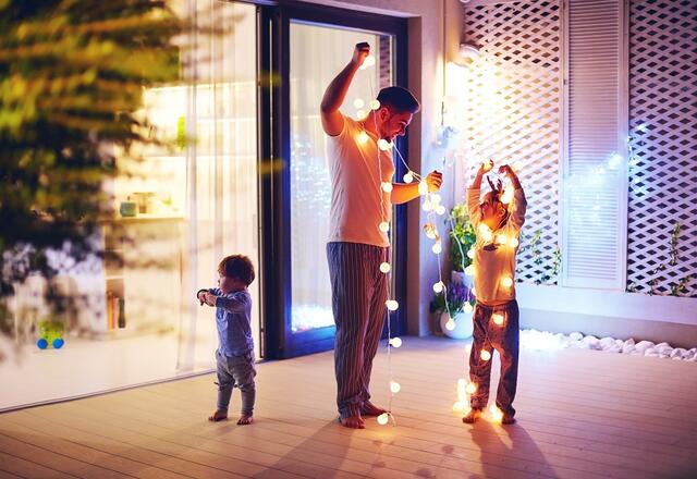 Weihnachtsbeleuchtung - so geht's energiesparend und sicher