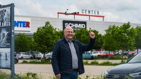 Hermann Gartenmeier, Centermanger, InCenter Landsberg Customer Story, InCenter, Fachmarktzentrum, Ladepark, Pfalzwerke, Fachmarktzentrum, E-Mobilität