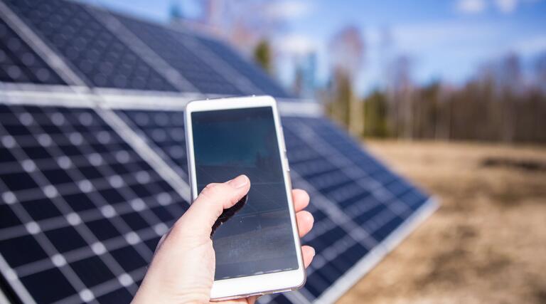 Per Fingerwisch zur eigenen Solaranlage: Neue App von PFALZSOLAR