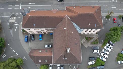 Luftaufnahme eines Gebäude mit einer Drohne. | © Pfalzwerke