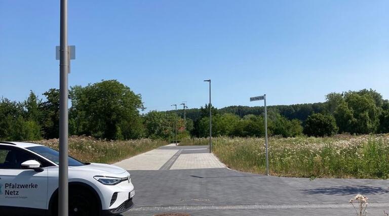 Smarte Lösung: Moderne Straßenbeleuchtung im Neubaugebiet Leimersheim