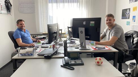 Buero Sven und Maurice im Büro