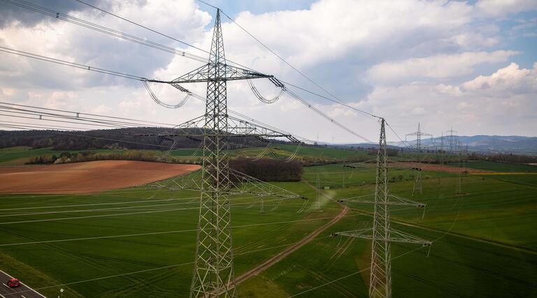 Höhenflug: Pfalzwerke prüft Leitungen aus der Luft
