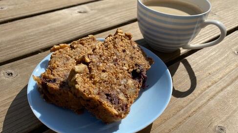 Stueck Veganes Bananenbrot Stueck Veganes Bananenbrot